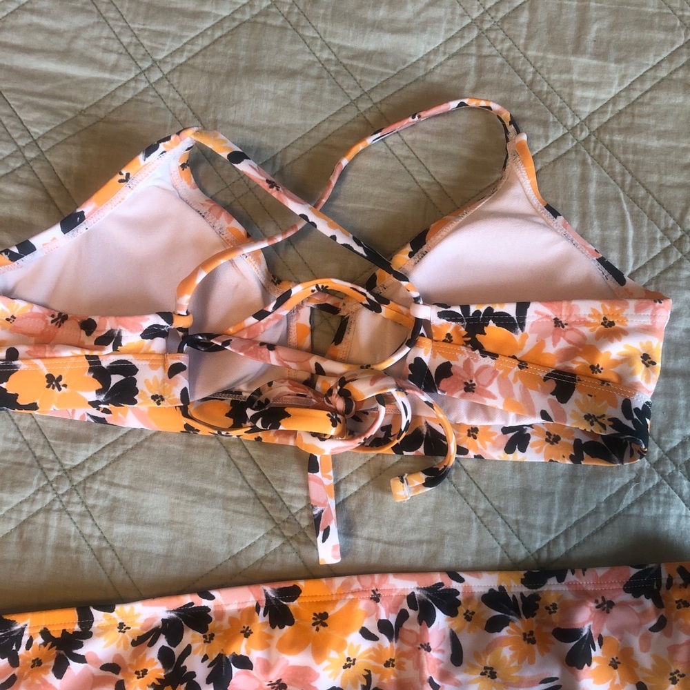 Floral Bikini Set - Picture 4 of 10